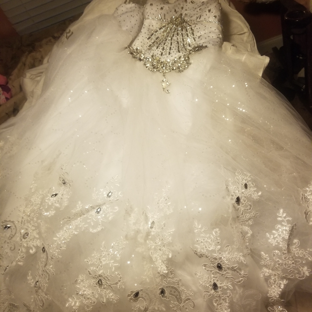 A line Wedding dress